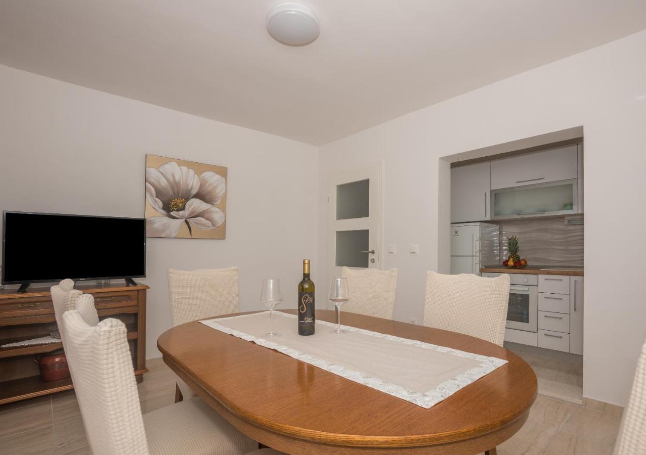 Apartman Pinto Makarska Rum bild